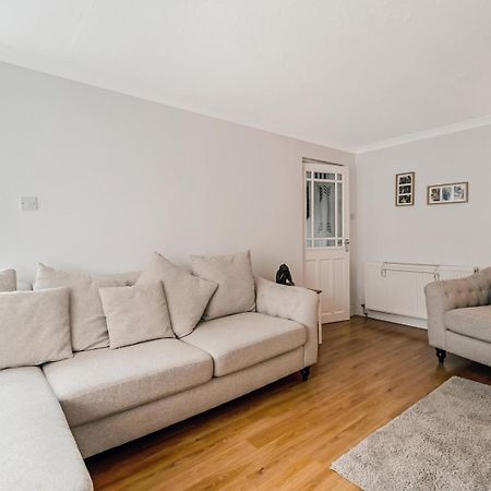 Centrally Situated 1 Bedroom House In Cumbernauld Dış mekan fotoğraf