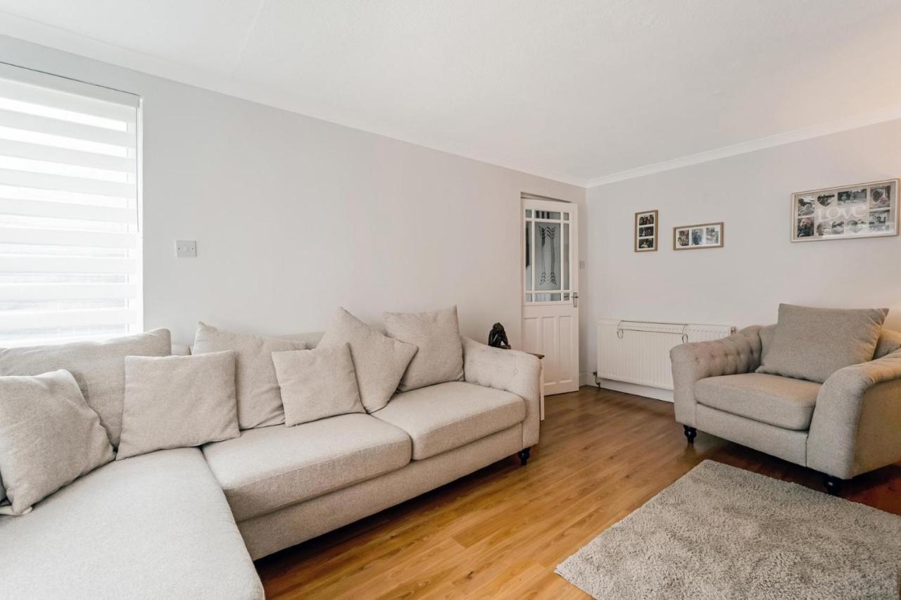 Centrally Situated 1 Bedroom House In Cumbernauld Dış mekan fotoğraf