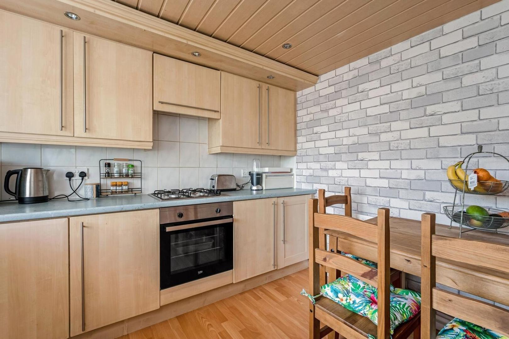 Centrally Situated 1 Bedroom House In Cumbernauld Dış mekan fotoğraf