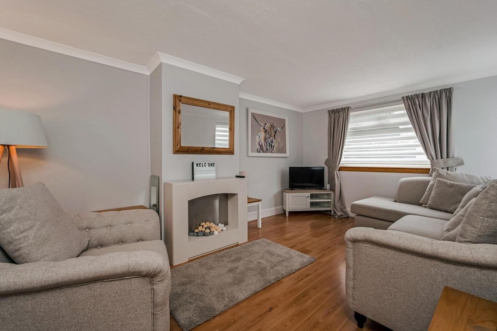 Centrally Situated 1 Bedroom House In Cumbernauld Dış mekan fotoğraf